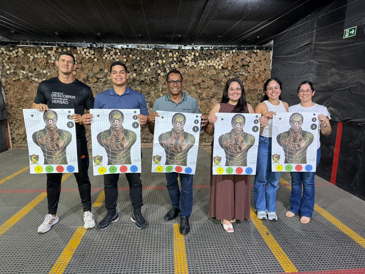 Turma com mulheres